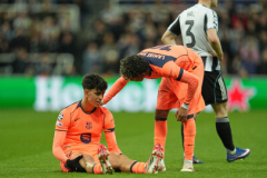 Barca mệt lắm rồi, đừng chỉ trích Hansi Flick nữa!